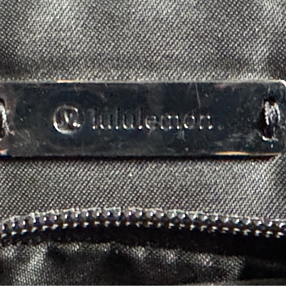 Lululemon Now and Always Tote *15L black pattern - Picture 4 of 11